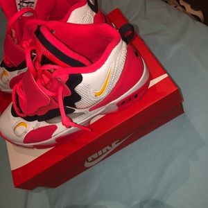 Kids Nike shoes size 7 fit a woman size 8 as well